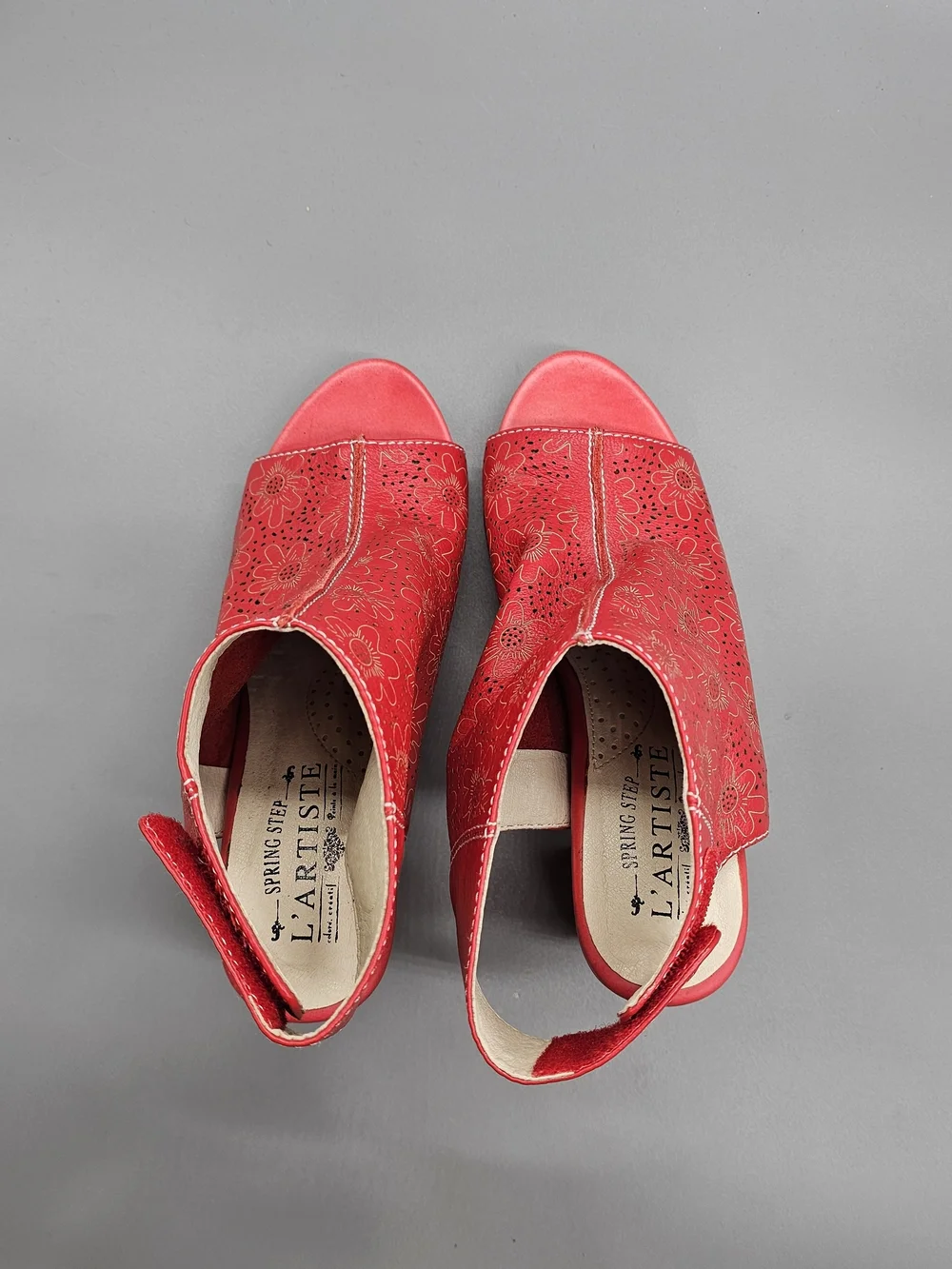 L'ATISTE Red Floral Cutout Peep-Toe Slingback Sandals